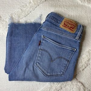 Cute and comfy Levi’s fitting in all the right places!